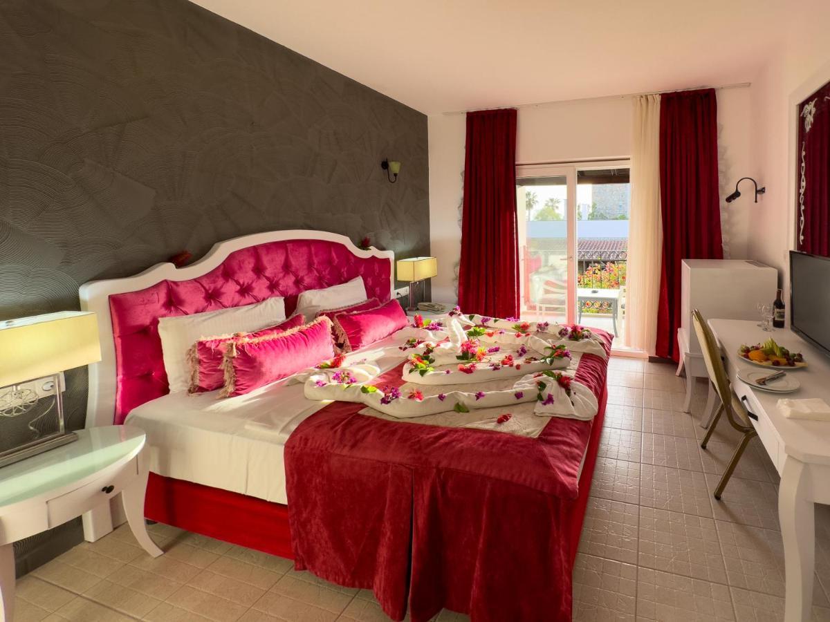 Tiana Beach Resort Turgutreis Extérieur photo