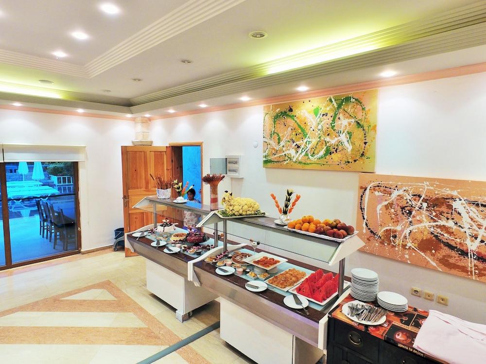 Tiana Beach Resort Turgutreis Extérieur photo